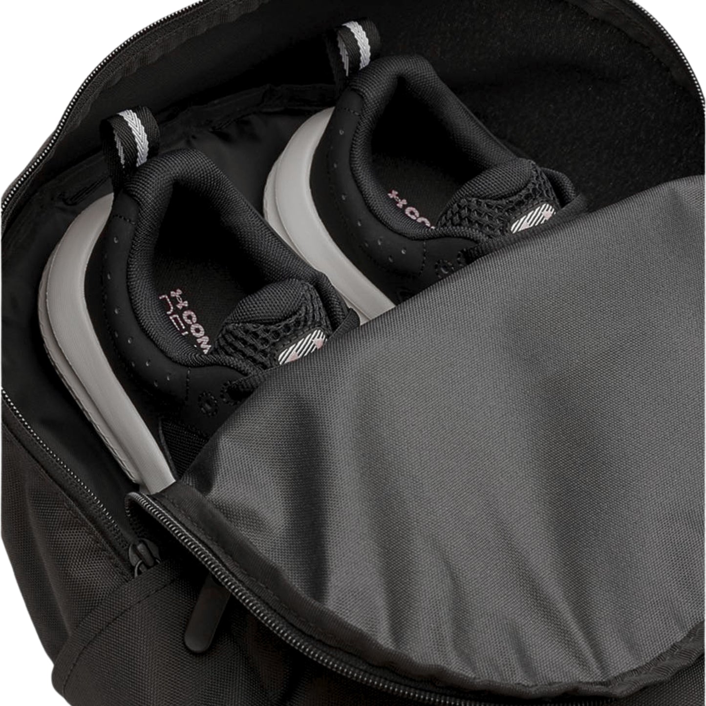 Mochila Negra Under Armour Mediana Resistente Repelente